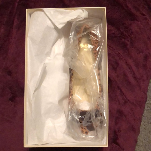 Shoes - Picture 2 of 4